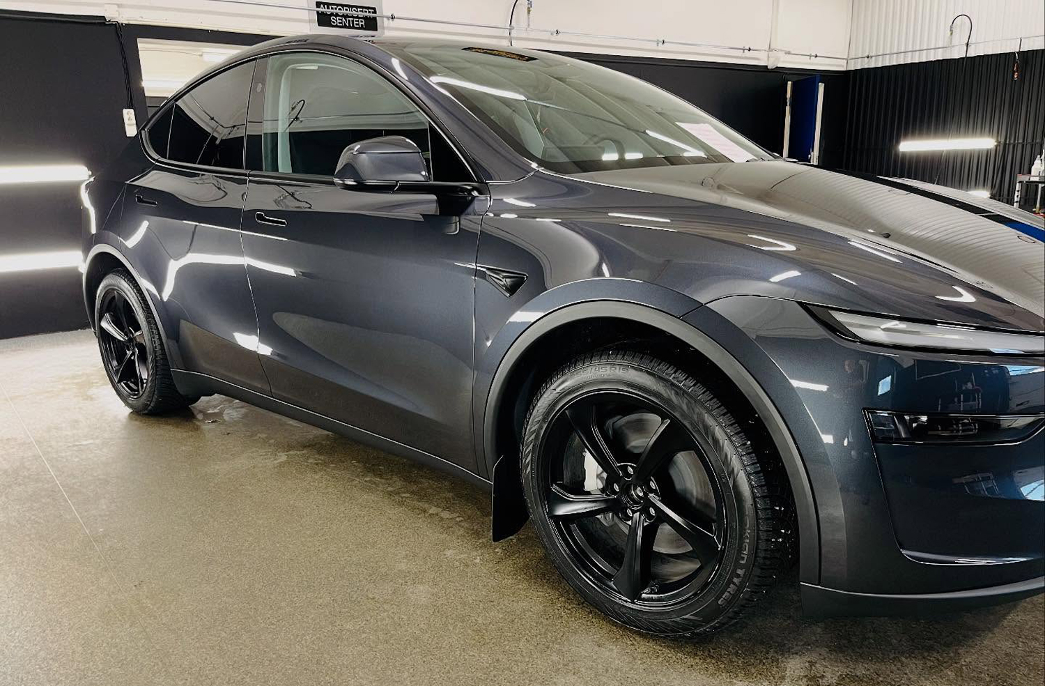 Bilen beskyttes mot smuss og riper med keramisk forsegling Skien fra erfarne bilpleiere.